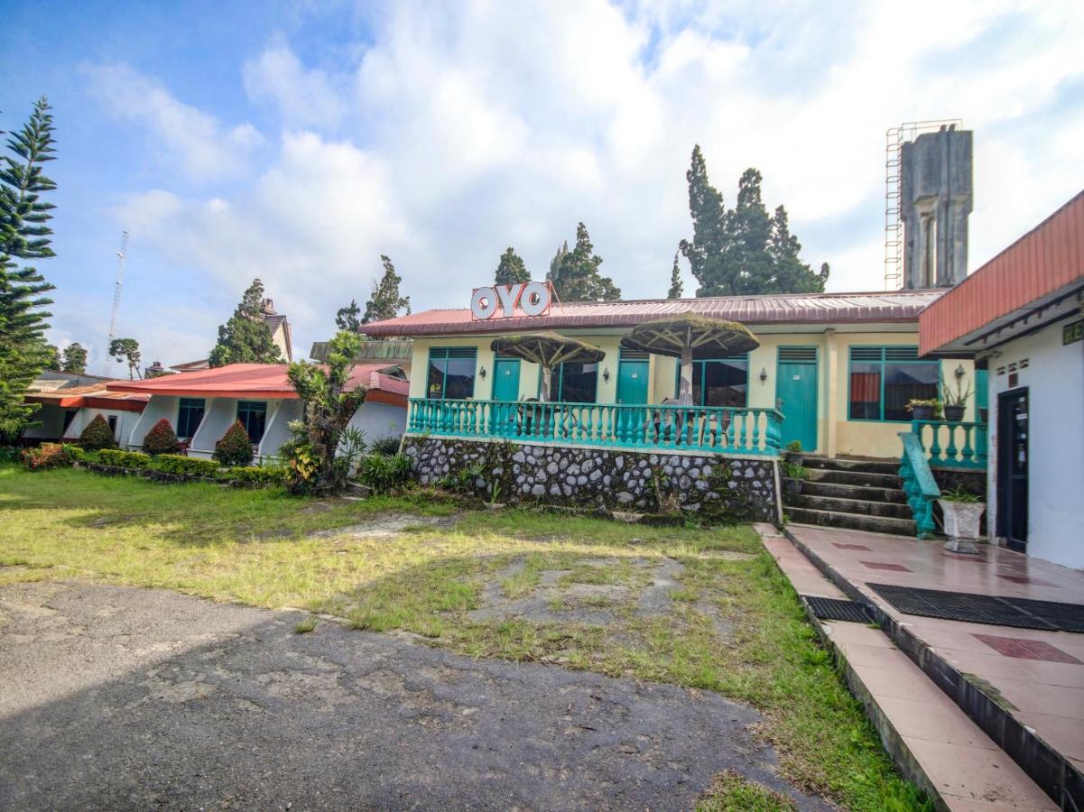 Oyo 2322 Dien Karona Hotel Berastagi Luaran gambar