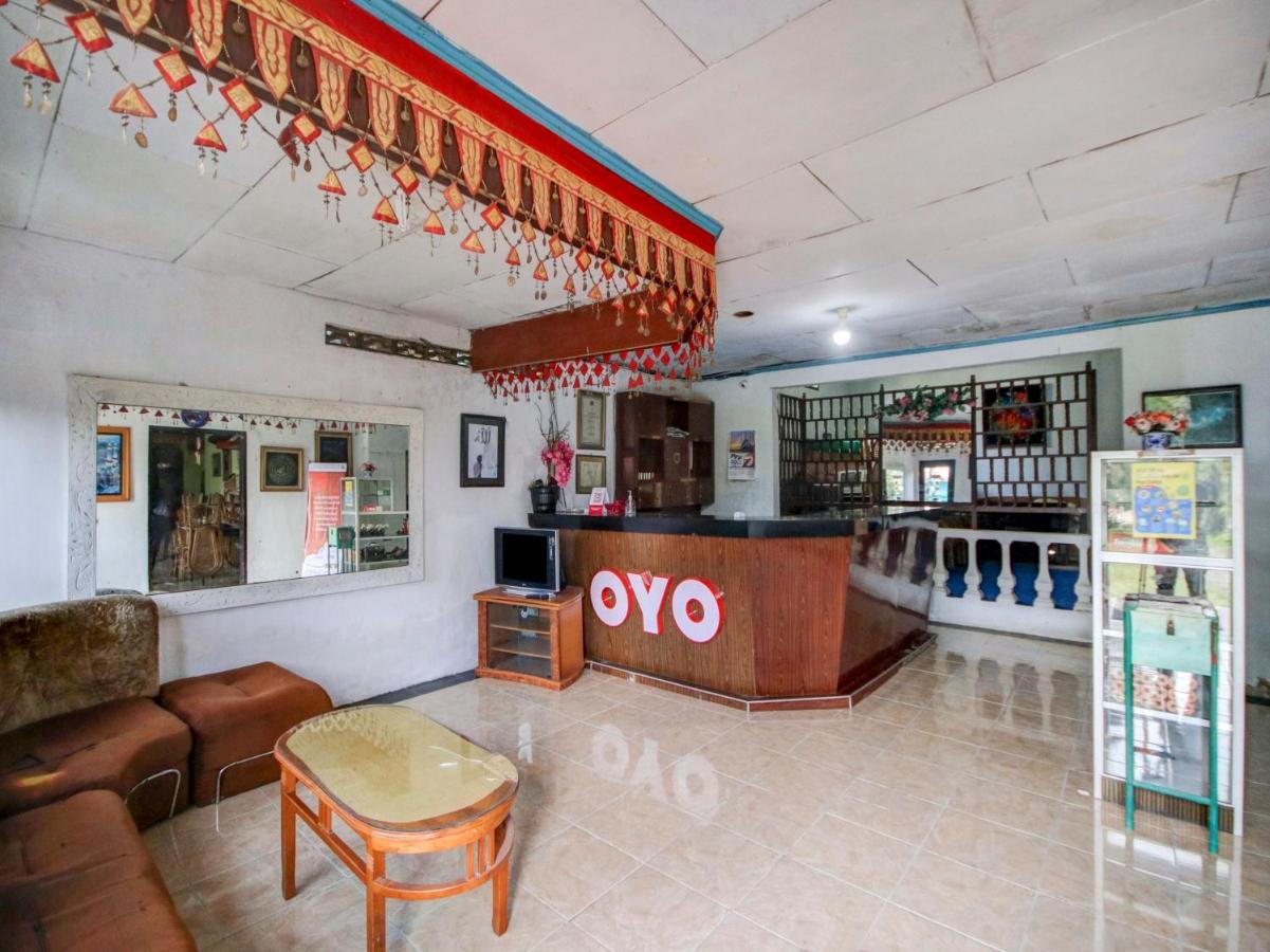 Oyo 2322 Dien Karona Hotel Berastagi Luaran gambar
