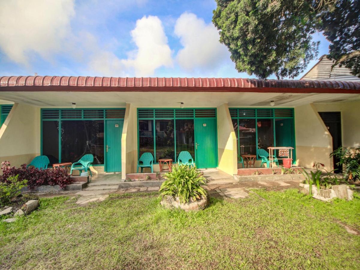 Oyo 2322 Dien Karona Hotel Berastagi Luaran gambar