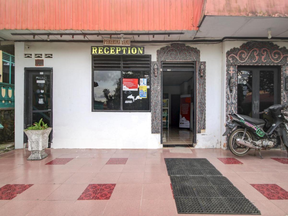 Oyo 2322 Dien Karona Hotel Berastagi Luaran gambar