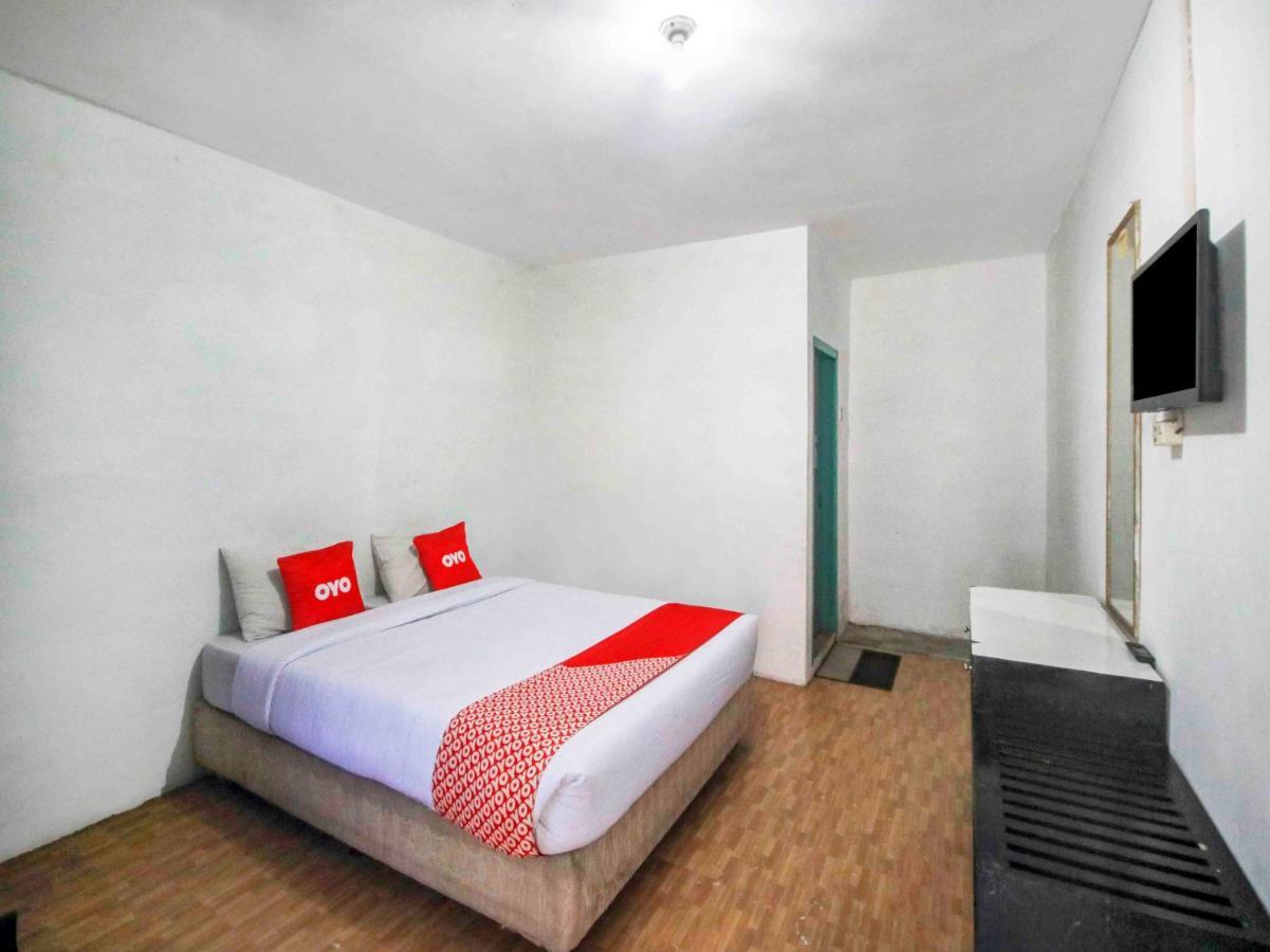 Oyo 2322 Dien Karona Hotel Berastagi Luaran gambar